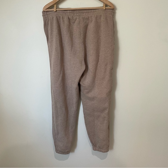 Aritzia TNA Boyfriend Fit Cozy Fleece Cotton Blend Sweatpants Taupe Size Large - Picture 2 of 5